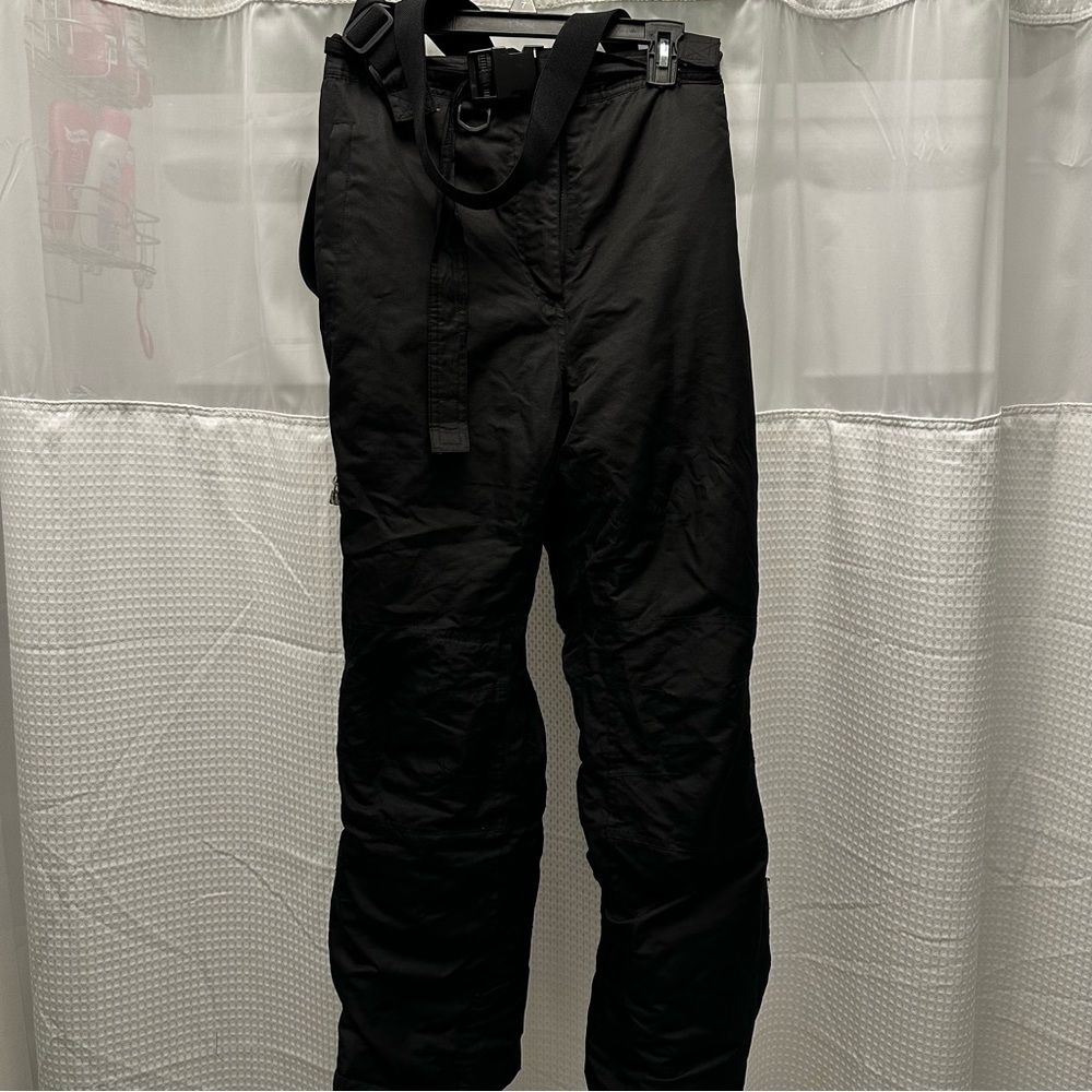 Trespass med black snow pants with over shoulder straps